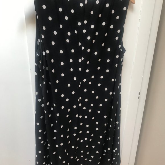 Tommy Hilfiger - Picture 2 of 3